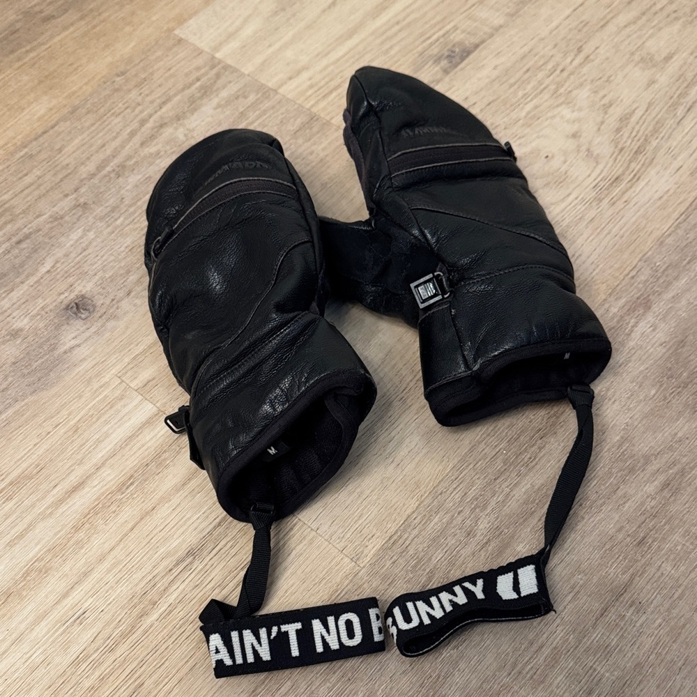 Armada Women’s Black Leather Mittens Medium